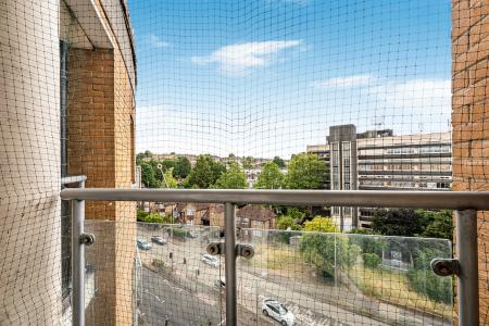 1 bedroom Flat for sale in Handleys Court, Selden Hill, Hemel Hempstead, HP2