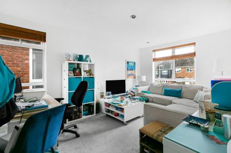 2 bedroom Flat for sale in High Street, Wheathampstead, AL4