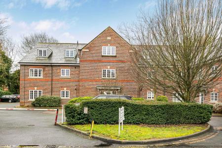 2 bedroom Flat for sale in Holywell Hill, St Albans, AL1