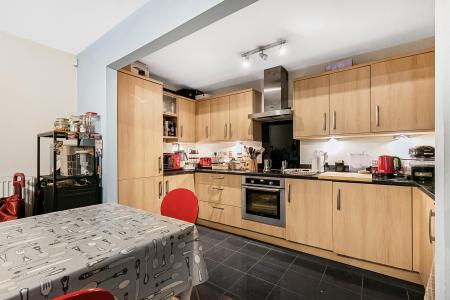 2 bedroom Flat for sale in Holywell Hill, St Albans, AL1