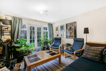 2 bedroom Flat for sale in Holywell Hill, St Albans, AL1