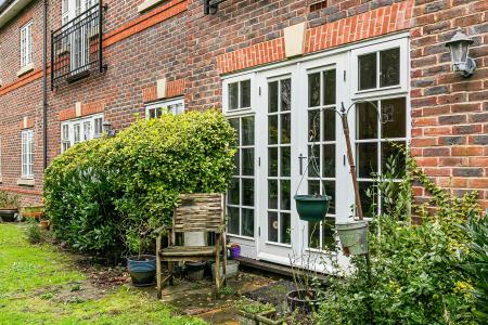 2 bedroom Flat for sale in Holywell Hill, St Albans, AL1