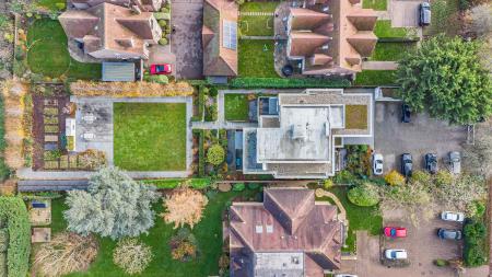 2 bedroom Flat for sale in London Road, St Albans, AL1