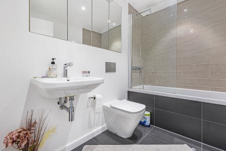 2 bedroom Flat for sale in London Road, St Albans, AL1