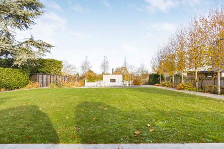 2 bedroom Flat for sale in London Road, St Albans, AL1