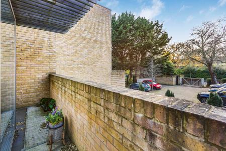 2 bedroom Flat for sale in London Road, St Albans, AL1