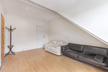 2 bedroom Mixed Use for sale in London Road, St Albans, AL1