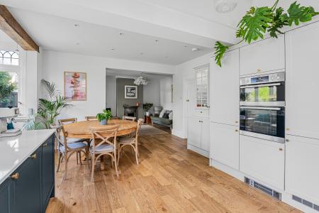 5 bedroom Semi-detached house for sale in Lynton Avenue, St Albans, AL1