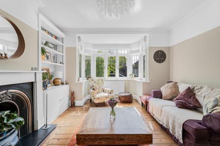 5 bedroom Semi-detached house for sale in Lynton Avenue, St Albans, AL1