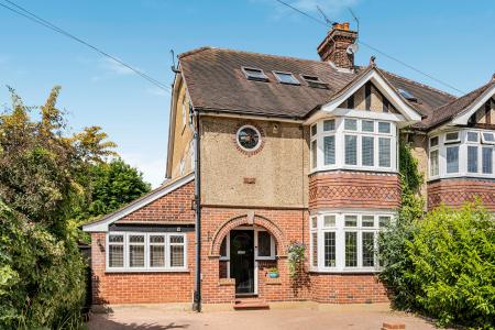 5 bedroom Semi-detached house for sale in Lynton Avenue, St Albans, AL1