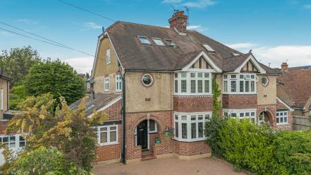 5 bedroom Semi-detached house for sale in Lynton Avenue, St Albans, AL1