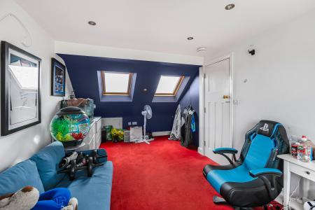 4 bedroom Semi-detached house for sale in Lynton Avenue, St Albans, AL1