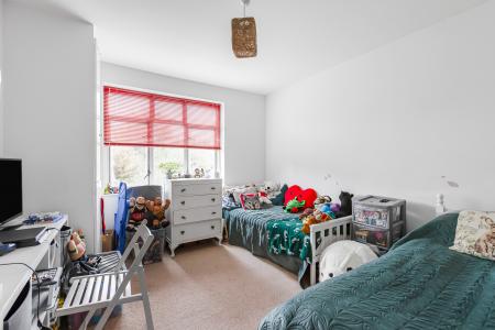 4 bedroom Semi-detached house for sale in Lynton Avenue, St Albans, AL1