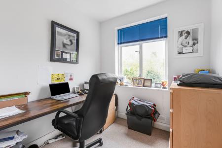 4 bedroom Semi-detached house for sale in Lynton Avenue, St Albans, AL1