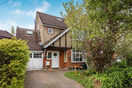 4 bedroom Semi-detached house for sale in Lynton Avenue, St Albans, AL1