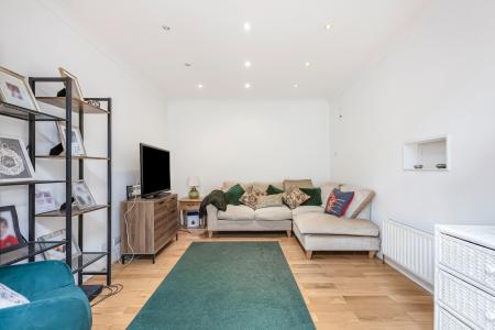 4 bedroom Semi-detached house for sale in Lynton Avenue, St Albans, AL1