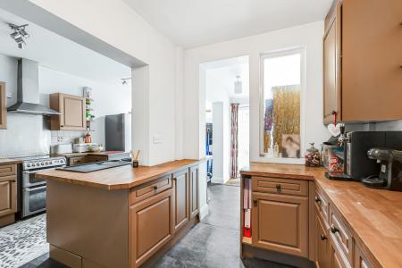 4 bedroom Semi-detached house for sale in Lynton Avenue, St Albans, AL1