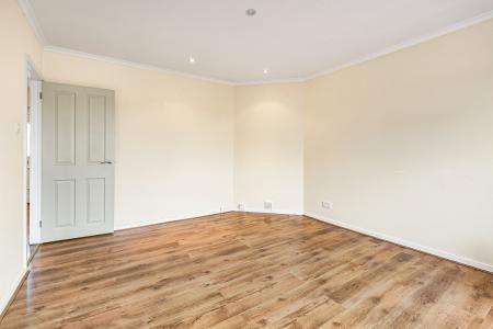 2 bedroom Mixed Use for sale in Oakwood Road, Bricket Wood, AL2
