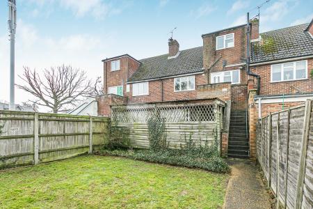 2 bedroom Mixed Use for sale in Oakwood Road, Bricket Wood, AL2