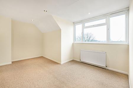 2 bedroom Mixed Use for sale in Oakwood Road, Bricket Wood, AL2