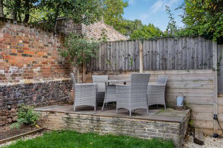 2 bedroom Maisonette for sale in Old London Road, St Albans, AL1