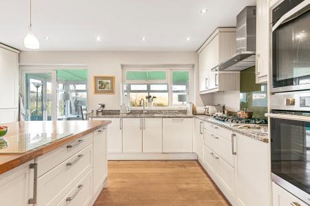 4 bedroom Detached house for sale in Sycamore Avenue, Hatfield, AL10