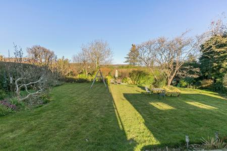 4 bedroom Detached house for sale in Sycamore Avenue, Hatfield, AL10