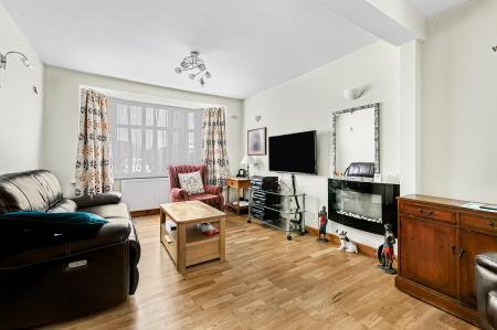 3 bedroom Bungalow for sale in Tippendell Lane, St Albans, AL2