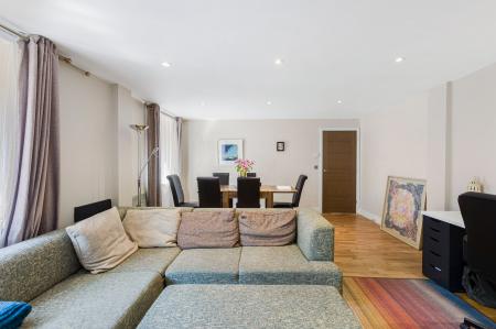 2 bedroom Flat for sale in Victoria Street, St Albans, AL1