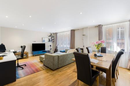 2 bedroom Flat for sale in Victoria Street, St Albans, AL1