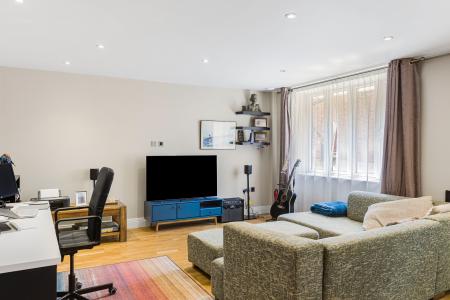 2 bedroom Flat for sale in Victoria Street, St Albans, AL1