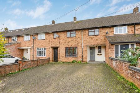 4 bedroom Terraced House for sale in Woollam Crescent, St Albans, AL3