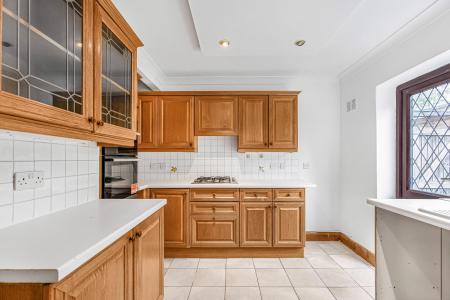 4 bedroom Terraced House for sale in Woollam Crescent, St Albans, AL3