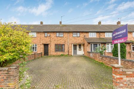 4 bedroom Terraced House for sale in Woollam Crescent, St Albans, AL3