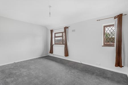 4 bedroom Terraced House for sale in Woollam Crescent, St Albans, AL3