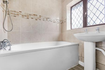 4 bedroom Terraced House for sale in Woollam Crescent, St Albans, AL3