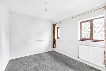 4 bedroom Terraced House for sale in Woollam Crescent, St Albans, AL3