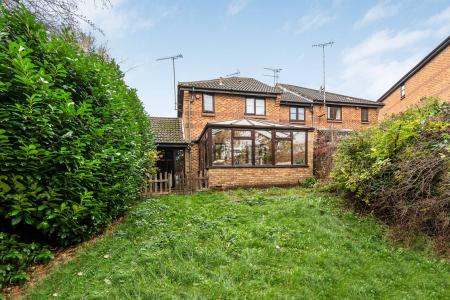 3 bedroom Semi-detached house for sale in Mercers Row, St Albans, AL1