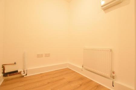 2 bedroom Flat to let in Haig Close, St Albans, AL1