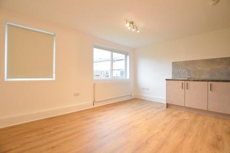 2 bedroom Flat to let in Haig Close, St Albans, AL1