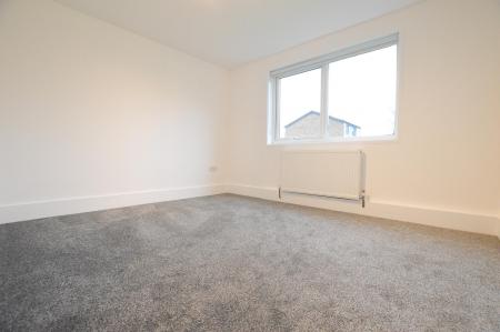 2 bedroom Flat to let in Haig Close, St Albans, AL1
