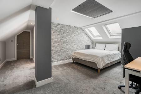 5 bedroom Detached house to let in Highfield Lane, St Albans, AL4