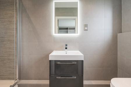 5 bedroom Detached house to let in Highfield Lane, St Albans, AL4