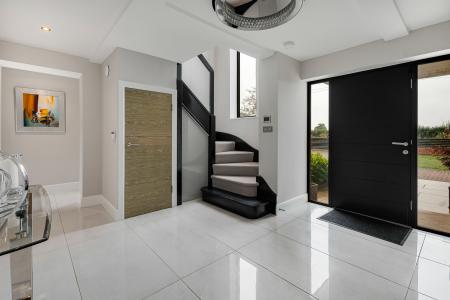 5 bedroom Detached house to let in Highfield Lane, St Albans, AL4