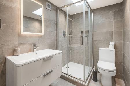 5 bedroom Detached house to let in Highfield Lane, St Albans, AL4