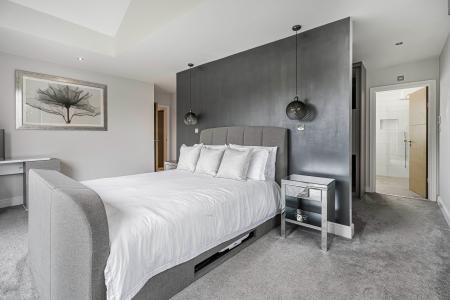 5 bedroom Detached house to let in Highfield Lane, St Albans, AL4