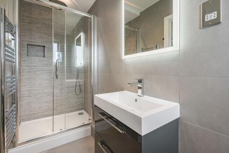 5 bedroom Detached house to let in Highfield Lane, St Albans, AL4