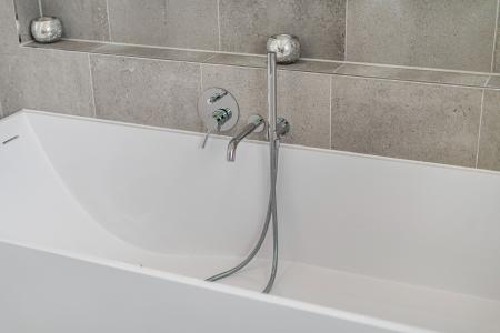 5 bedroom Detached house to let in Highfield Lane, St Albans, AL4