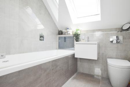 3 bedroom Detached house to let in Mayflower Road, St Albans, AL2