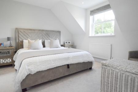 3 bedroom Detached house to let in Mayflower Road, St Albans, AL2